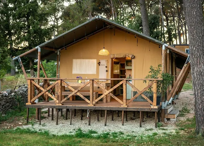 Glamping Tent Bor 豪华帐篷 Barban